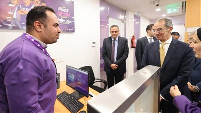 وزير الاتصالات يفتتح مكتب بريد مطاى بعد تطويره بأحدث الأنظمة والحلول التكنولوجية