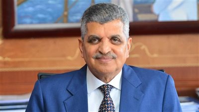 رئيس هيئة قناة السويس يتابع مستجدات نشاط الاستزراع السمكي وأعمال التطوير