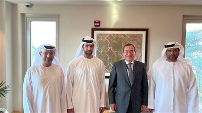 الملا يعقد جلسة مباحثات مع الرئيس التنفيذي لشركة مبادلة الإماراتية