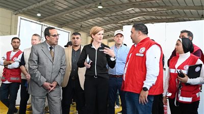  خلال مؤتمر صحفي لمديرة الوكالة الأمريكية للتنمية الدولية  في مطار العريش  سامانثا باور :الامم المتحده أصدرت نداء إنسانيا عاجلا لمساعدة المواطنين فى غزة