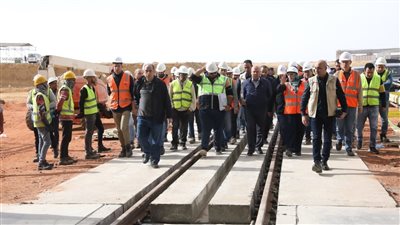 وزير النقل يتابع معدلات تنفيذ مشروع الخط الاول من شبكة القطار الكهربائي السريع 