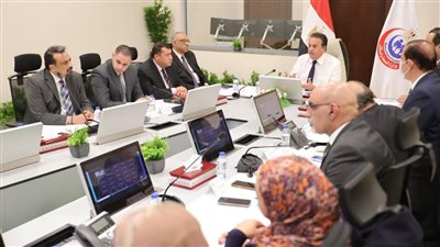 وزير الصحة يتابع استعدادات تطبيق خطة التأمين الطبي للانتخابات الرئاسية