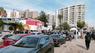  بالصور..إقبالا كثيف للمشاركة فى الانتخابات الرئاسية بالمنيل