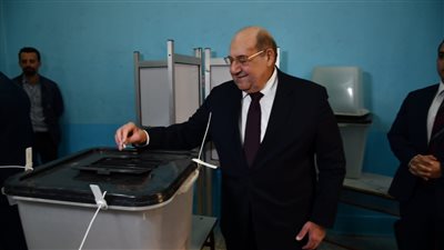 رئيس الشيوخ يدلي بصوته في الانتخابات الرئاسية ويشيد بدور القضاة في الاشراف على الانتخابات