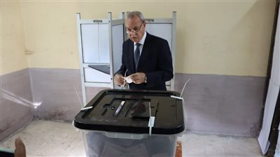 محافظ القليوبية يدلى بصوته فى الانتخابات الرئاسية 2024 بلجنة الوافدين