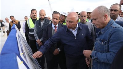 وزير النقل يتابع تقدم معدلات تنفيذ مشروع تطوير ميناء السخنة  