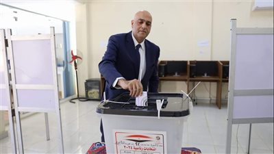 رئيس جهاز تنمية المشروعات المتوسطة والصغيرة ومتناهية الصغر يُدلي بصوته فى الانتخابات الرئاسية 