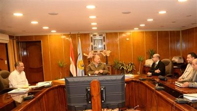محافظ أسيوط يواصل متابعته لتنفيذ المبادرات الرئاسية في قطاع الصحة