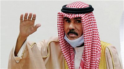 أداء صلاة الجنازة على أمير الكويت الراحل الشيخ نواف الجابر الصباح