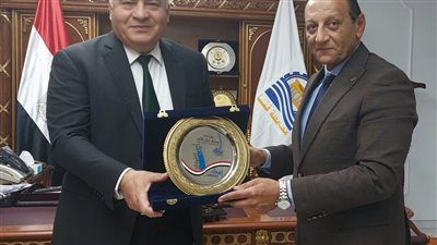 محافظ قنا يبحث أوجه التعاون مع رئيس هيئة موانئ البحر الأحمر