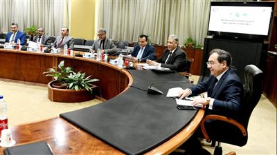 الملا يتابع خطط تحسين إنتاج الزيت الخام بشركات العلمين ومارينا والواحة للبترول