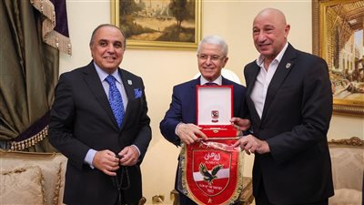القنصل المصري في جدة يستقبل بعثة فريق النادى الأهلى