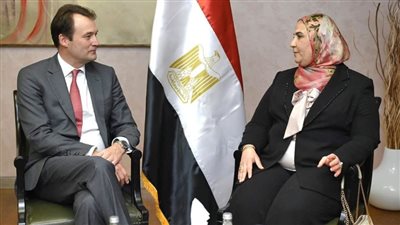 وزيرة التضامن تستعرض جهود مصر الإنسانية والهلال الأحمر لقطاع غزة