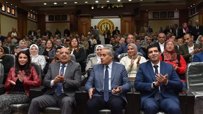 وزيرا قطاع الأعمال والعمل يشهدان ختام الدورة التدريبية الأولى للعاملين بالشركات التابعة