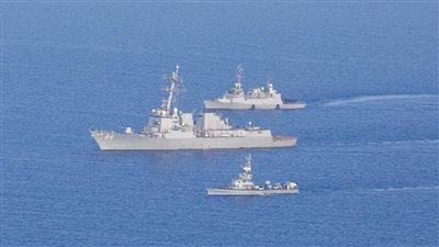 وزيرا دفاع أمريكا وفرنسا يؤكدان أهمية معالجة هجمات الحوثيين في البحر الأحمر
