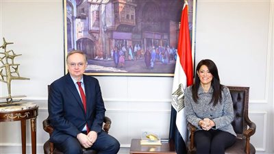 وزيرة التعاون الدولي تلتقي رئيس بعثة الاتحاد الأوروبي بالقاهرة 