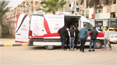 تشغيل سيارة المركز التكنولوجى المتنقل بكرالشيخ  لتقديم خدمة تراخيص المحال التجارية للتيسير على المواطنين