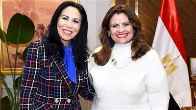 وزيرة الهجرة تستقبل الكاتبة سماح أبو بكر عزت لبحث التعاون بمبادرة اتكلم عربي