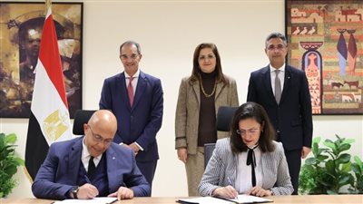 بروتوكول تعاون بين التخطيط والبريد لتنفيذ أنشطة التمكين الاقتصادي لمشروع تنمية الأسرة