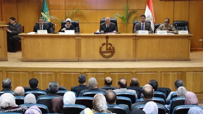 محافظ القليوبية يعقد إجتماع المجلس التنفيذي للمحافظة بحضور الأجهزة التنفيذية