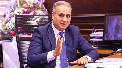 جهاز حماية المستهلك يضرب بيد من حديد ويضبط مصنع مزيف لإنتاج زيوت السيارات