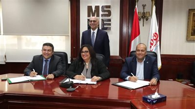 بـ160 مليون جنيه.. جهاز تنمية المشروعات يوقع عقدي تمويل جديدين مع شركة أمان