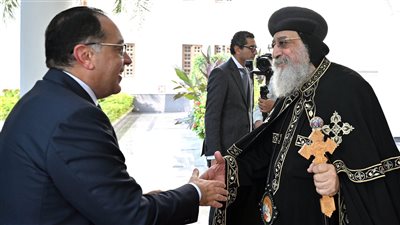  رئيس الوزراء يهنئ البابا تواضروس الثاني بعيد الميلاد المجيد