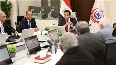 وزير الصحة يوجه بتشكيل لجنة مشتركة من نقابتي الأطباء البشريين والأسنان 