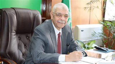 رئيس جامعة المنوفية خلال لقائه الشهرى بالعمداء يطرح منظومة العمل الإلكترونية الخاصة بالخدمة العلاجية لأعضاء هيئة التدريس