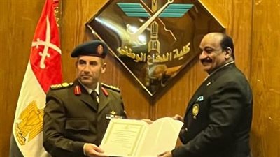 السلال يحصل على شهادة الحصول على دورة الأمن القومي من الأكاديمية العسكرية