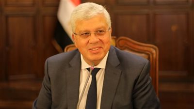 وزير التعليم العالي يكرم طلاب الجامعات الفائزين في مسابقة 