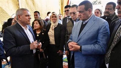  وزير التنمية المحلية ومحافظ الشرقية يتفقدان أعمال تطوير طريق أبو حاكم بالزقازيق