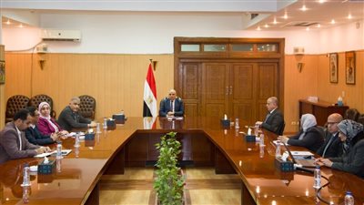 وزير الري يتابع خطة الصيانة الوقائية للتغطيات الواقعة على الترع والمصارف