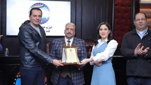 خلف الحدث