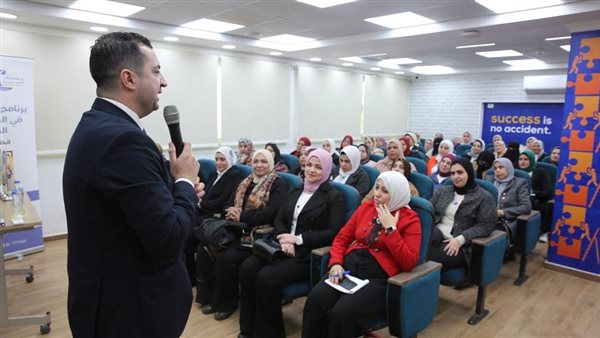 خلف الحدث