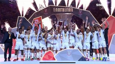 السوبر الاسباني.. يلعب كل بطولة كأنها الاخيرة ويحصدها كأنها الأولي