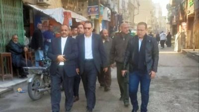محافظ الشرقية يتابع أعمال الرصف والتطوير الجارية بشوارع مدينة أبو حماد
