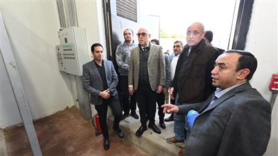 وزير الإسكان يتفقد رافع الصرف الصحى الرئيسى بمدينة الشروق بعد تطويره