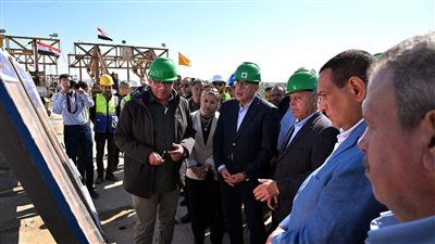 رئيس الوزراء يتفقد أعمال إنهاء مشروع محور بديل خزان أسوان 