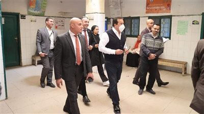 وزير الصحة يوجه بإقالة مدير الرعاية الأساسية بالجيزة وتحويل العاملين بالوحدة الصحية بقرية 