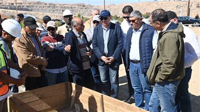 وزير الري يتفقد منشآت السد العالى وأعمال تطوير منظومة المراقبة والتشغيل بالسد