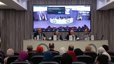 حقوق عين شمس تناقش 