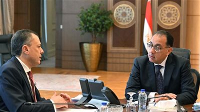 رئيس الوزراء يتابع مع وزير السياحة عددًا من ملفات عمل الوزارة