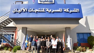 جهينه تستضيف العضو المنتدب لشركة تتراباك في جولة تفقدية داخل مصانعها