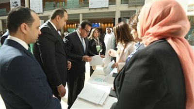 وزير الصحة يتفقد جناح هيئة الرعاية الصحية في معرض آراب هيلث 2024 