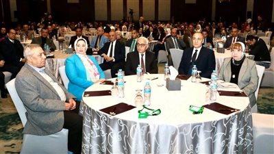 وزير التعليم يشهد الجلسات النقاشية لاستعراض النجاحات والفرص والتحديات فى النظام التعليمى 