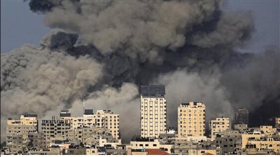دفن 100 جثمان سلمها الاحتلال الإسرائيلي في مقبرة جماعية بغزة