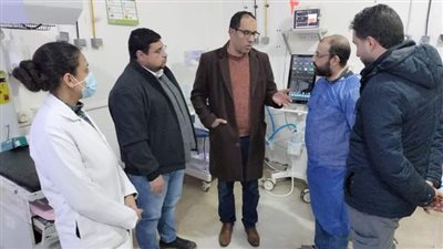 وكيل صحة كفر الشيخ يفاجئ مستشفى دسوق العام ليلا ويطمئن من الأهالى على مستوى الخدمات المقدمه للمرضى 
