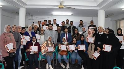 وزارة الشباب تختتم برنامج التعليم المدني بمركز شباب حلمية الزيتون بالقاهرة 