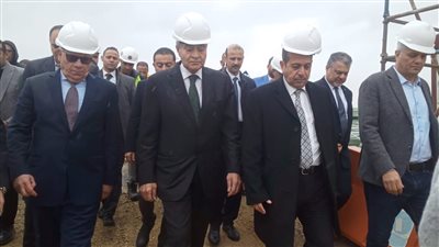 المصيلحي يتفقد مشروع صومعة ميناء غرب بورسعيد بطاقة تخزينية 100 الف طن